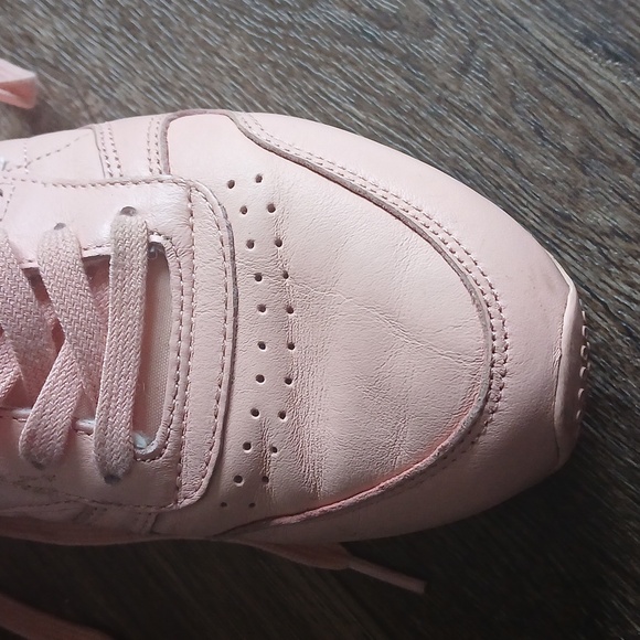 Reebok Classics - Picture 3 of 10